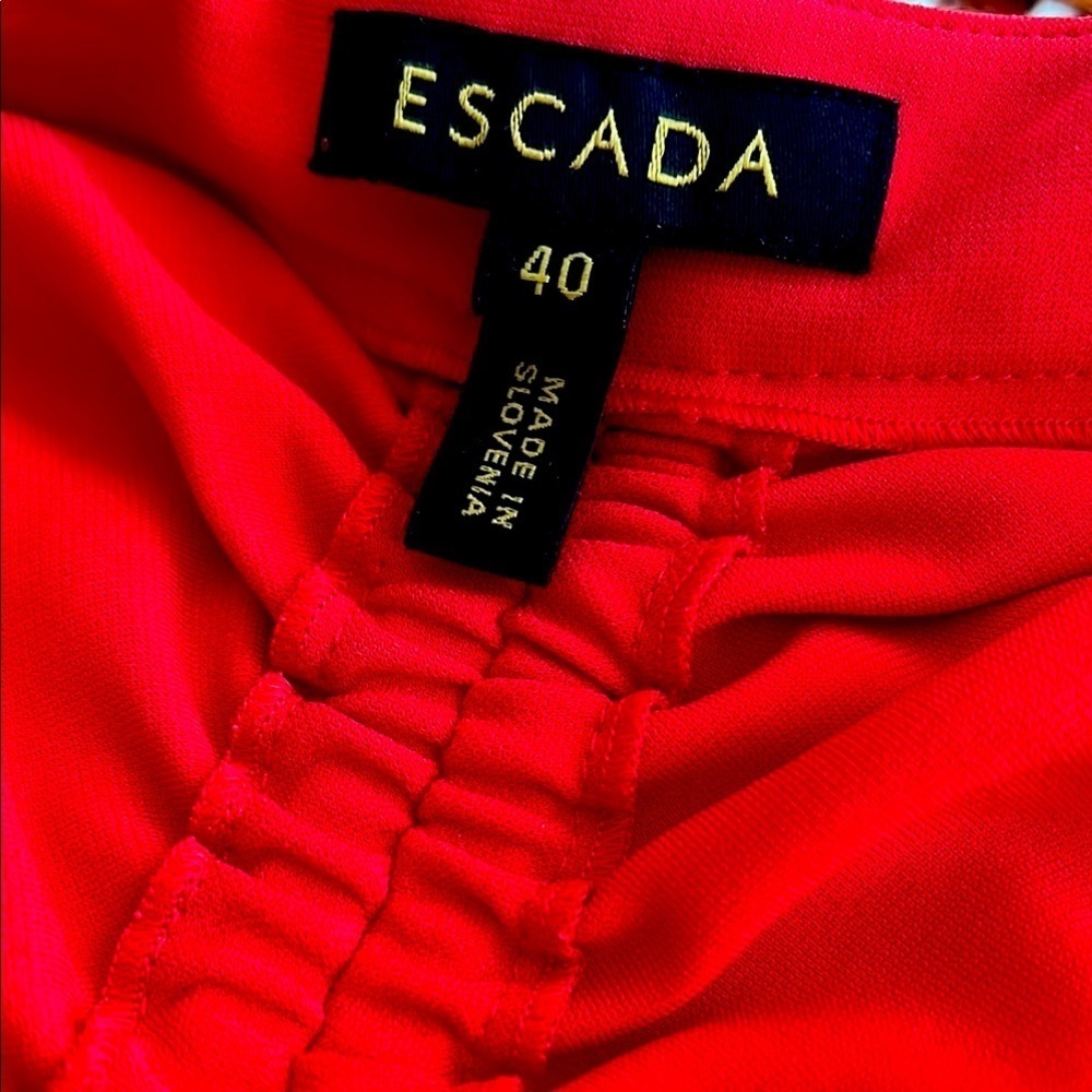 Escada Sz 40 Poppy Red Rouched Back Short Sleeve Front Zip Stretch Poly Dress